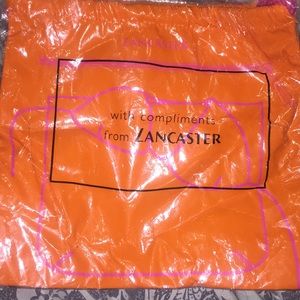 makeup bag / small bag